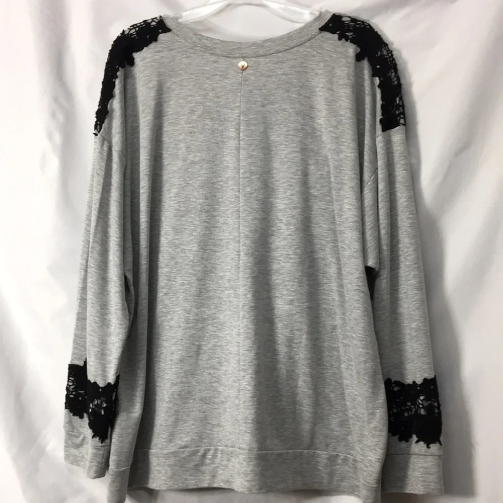 LIVI Women’s Gray and Black Lace Athletic Top Size 18/20 Like-NEW Condition - Picture 5 of 6